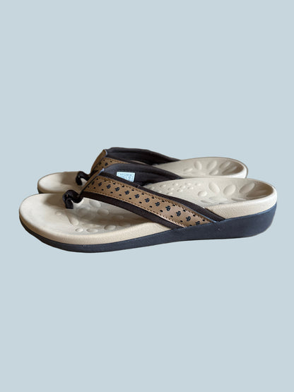 Men Slide Shoe Sandals. Like New. Size 38