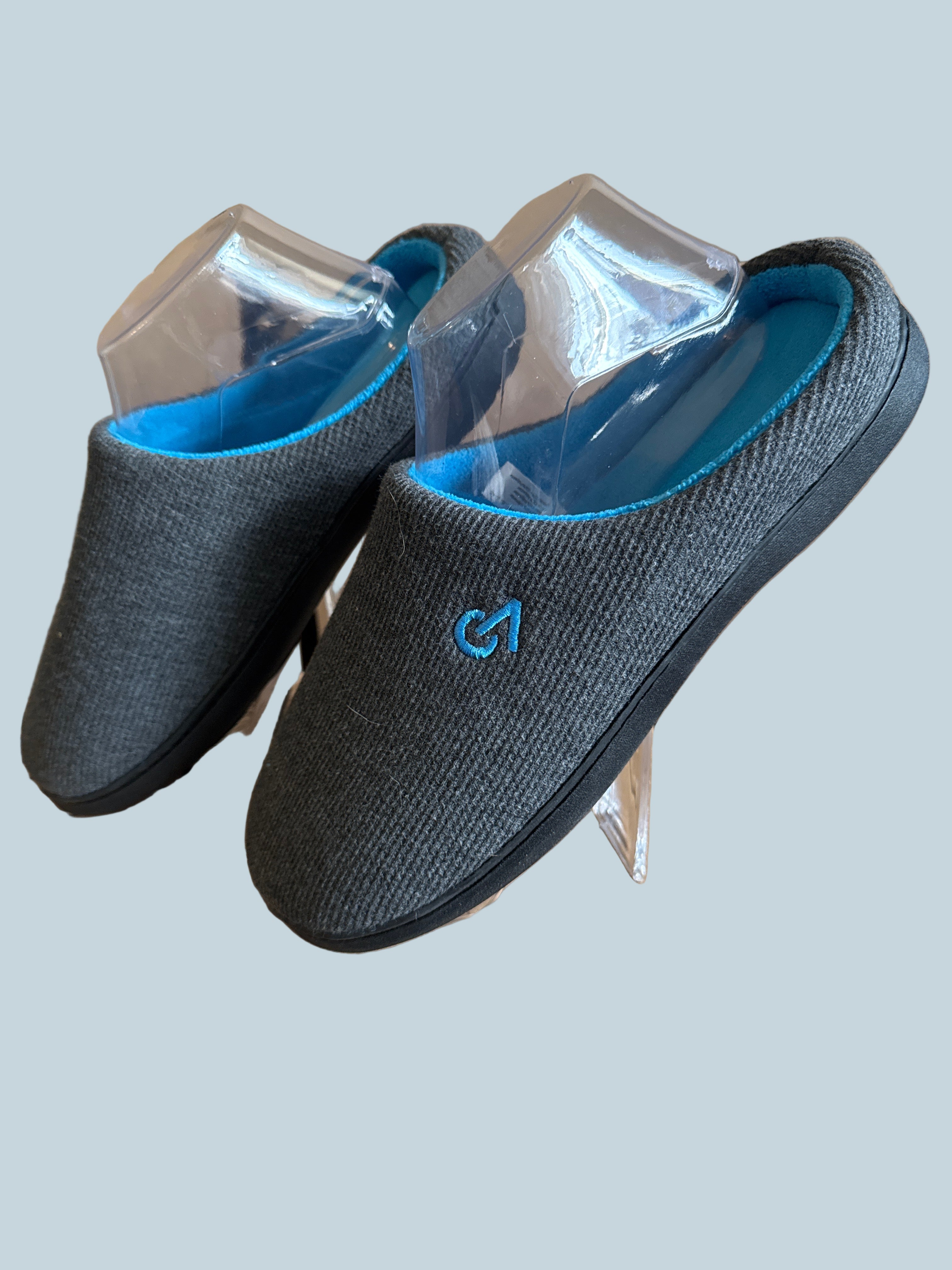 Vera Cosa Men Memory Foam Shoe Slippers Like New. Size 9-10