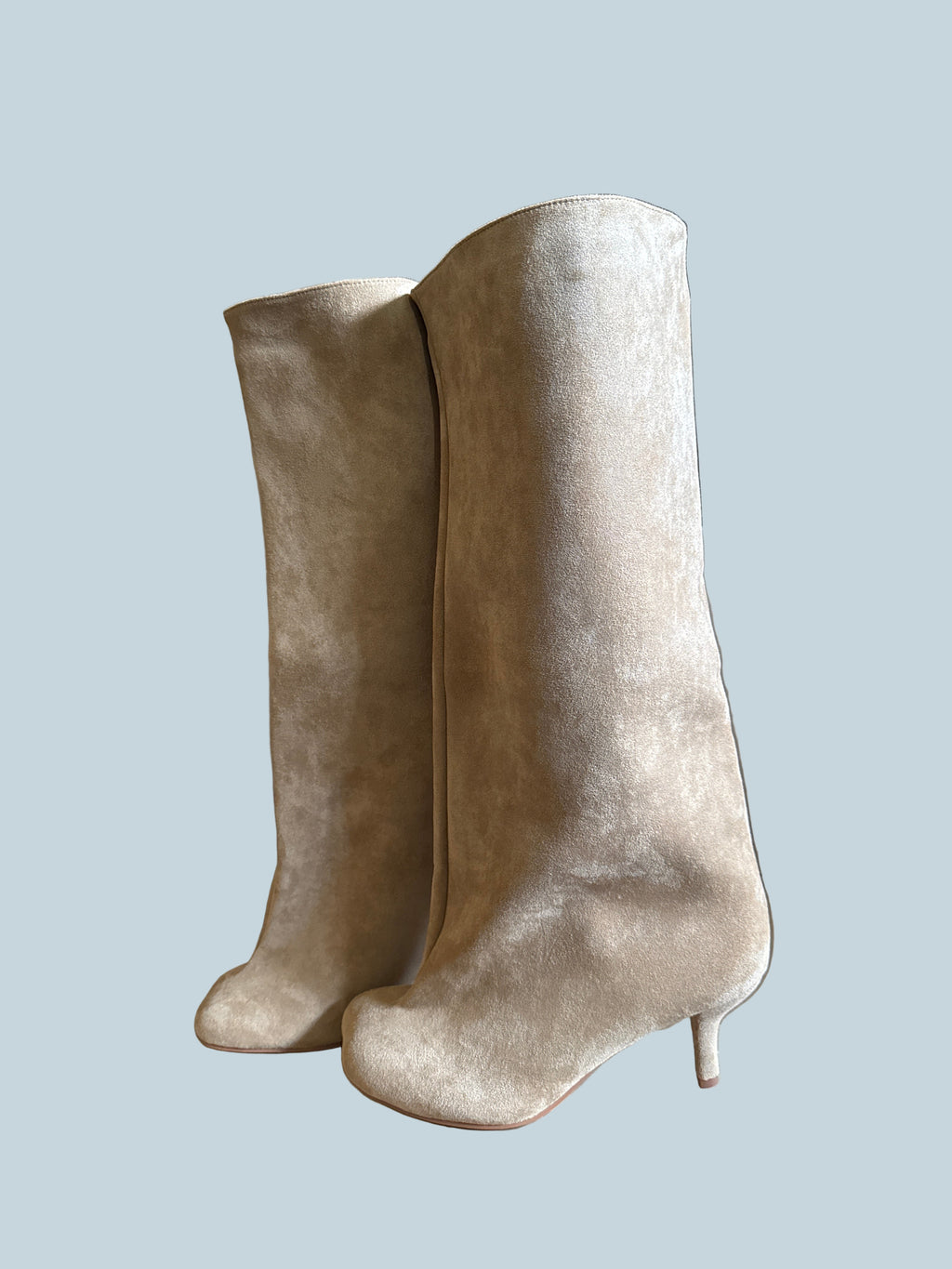 Women Knee-high boot. Like New. Size 10