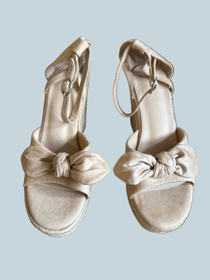 ZBY Women Espadrille Wedge Canvas. Like New. Size 6.5