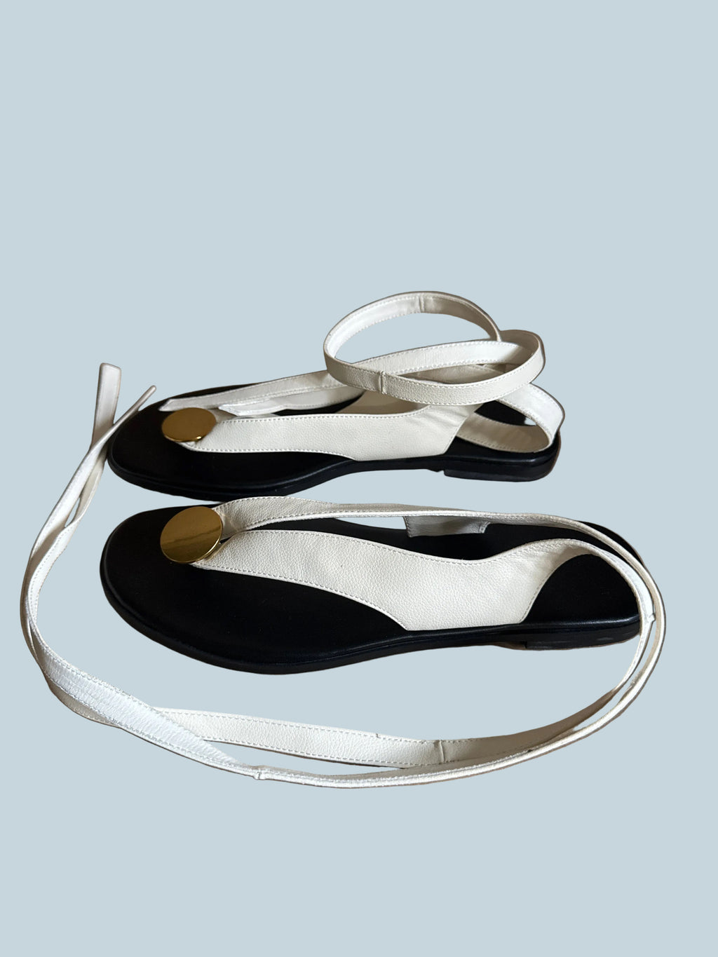 Women beach Shoe Sandals Flat. Like New. Size 9