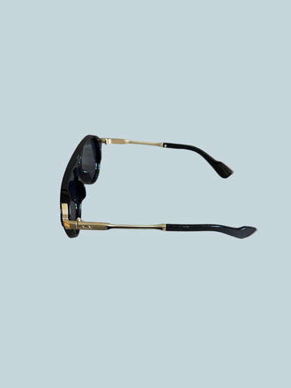 Sunglass.