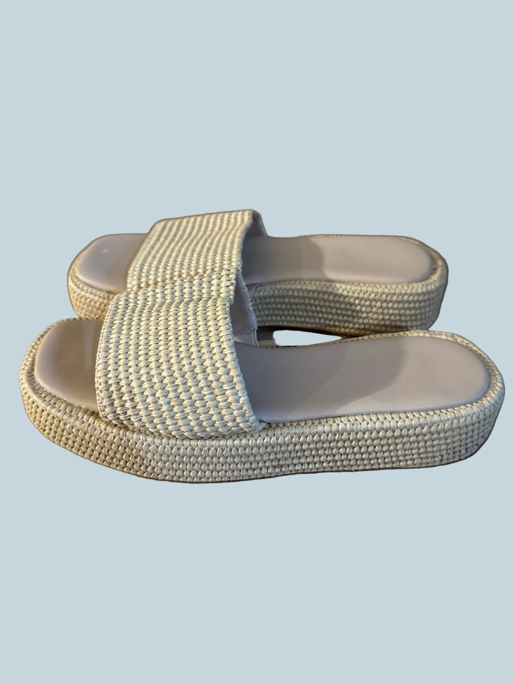 Women Platform Slide Shoe Sandals. Like New. Size 8