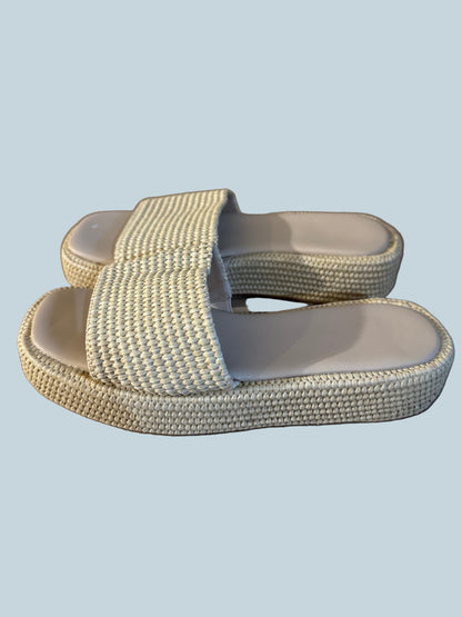 Women Platform Slide Shoe Sandals. Like New. Size 8