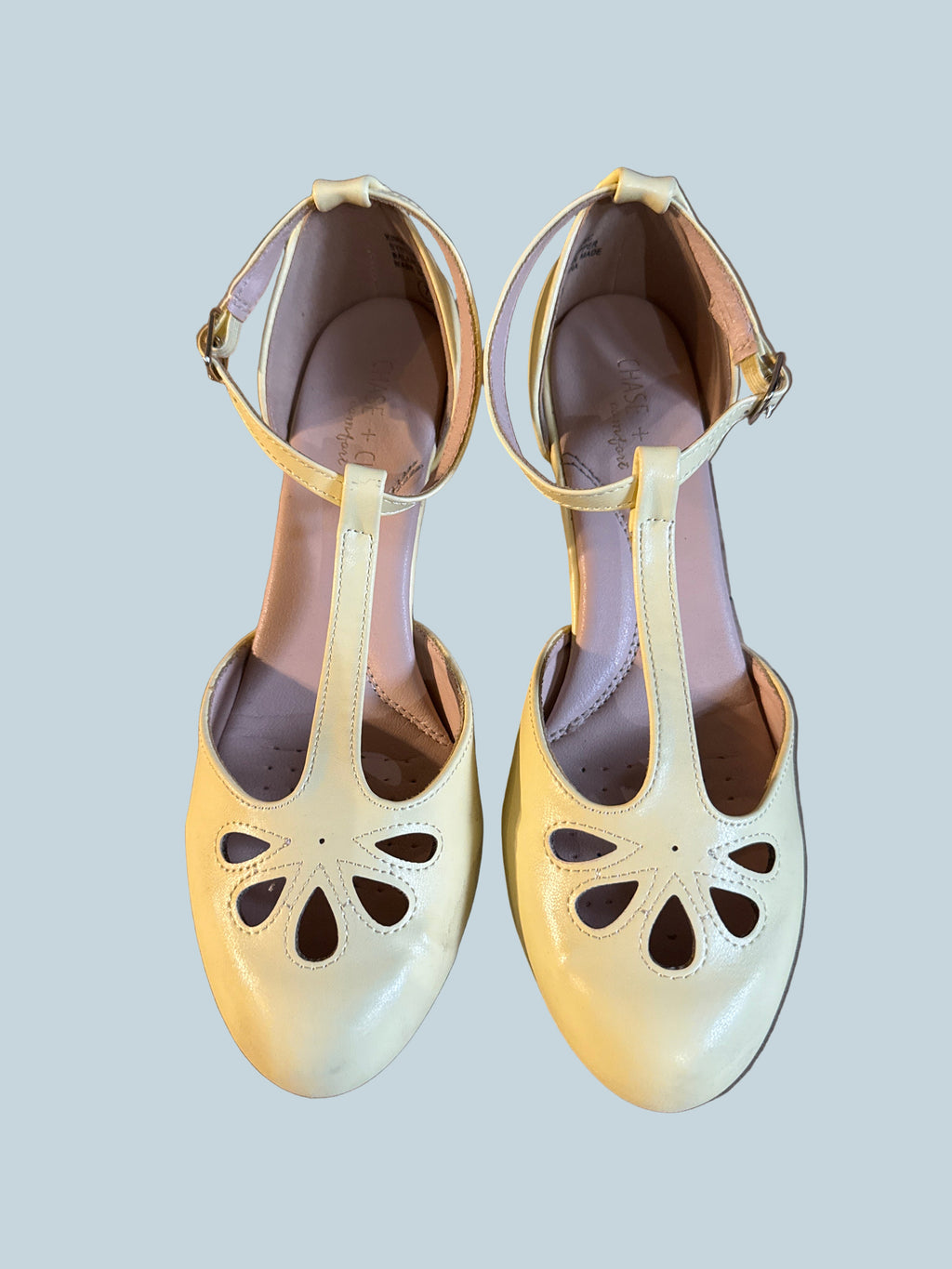 Chase + Chloe Women Kitten Heeled Pump Shoe Secondhand. Size 7