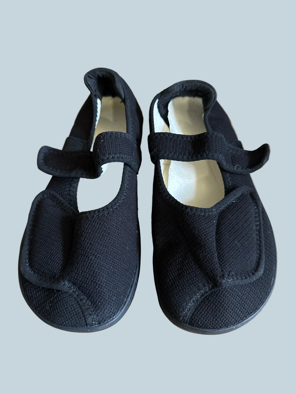 Women Slippers Shoe. Like New. Size 40