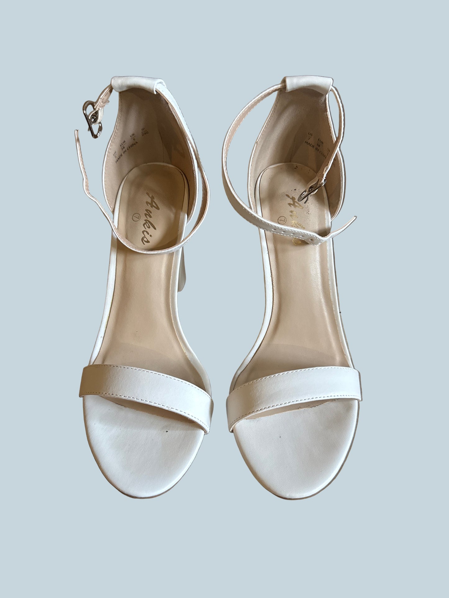 Ankis Women Heeled Shoe Sandals. Secondhand. Size 7