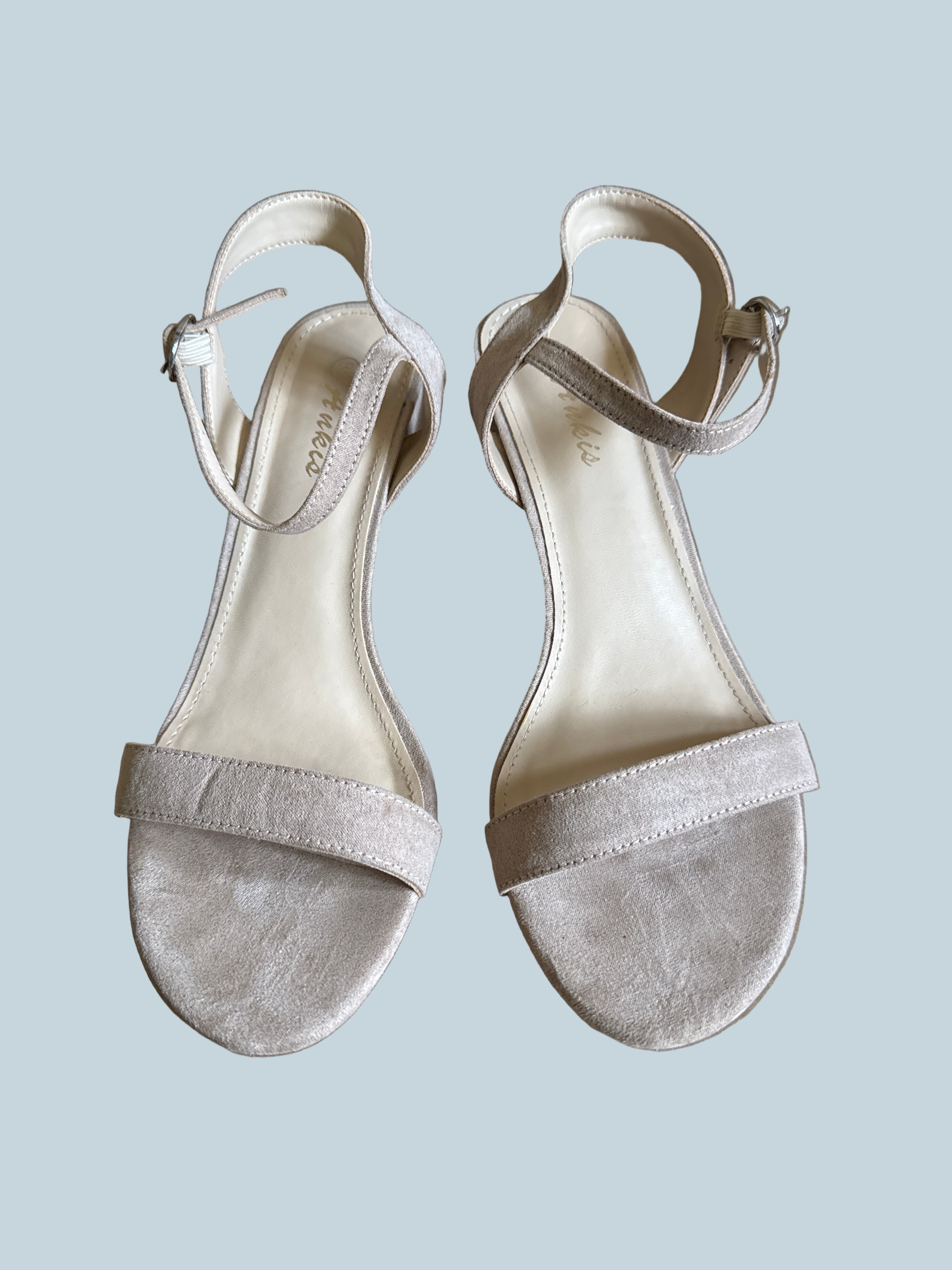 Ankis Women Block Heeled Shoe Sandals. Like New. Size 8.5