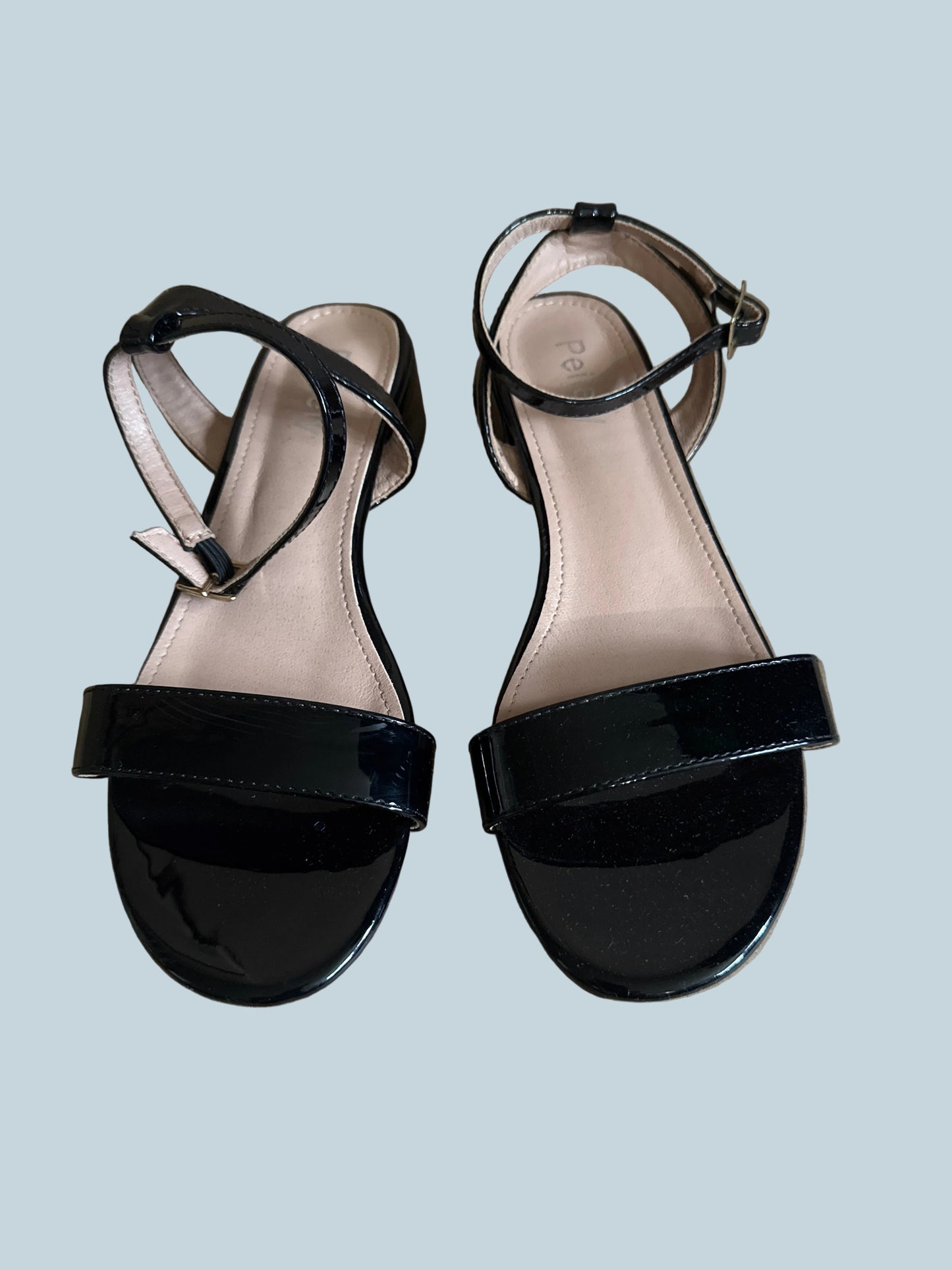 Peijely Women Shoe Sandals. Secondhand. Size 39