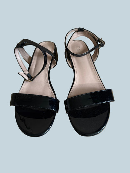Peijely Women Shoe Sandals. Secondhand. Size 39
