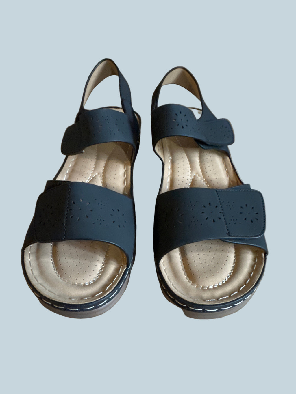 Coutgo Women Low Wedge Shoe Sandals Like New. Size 39