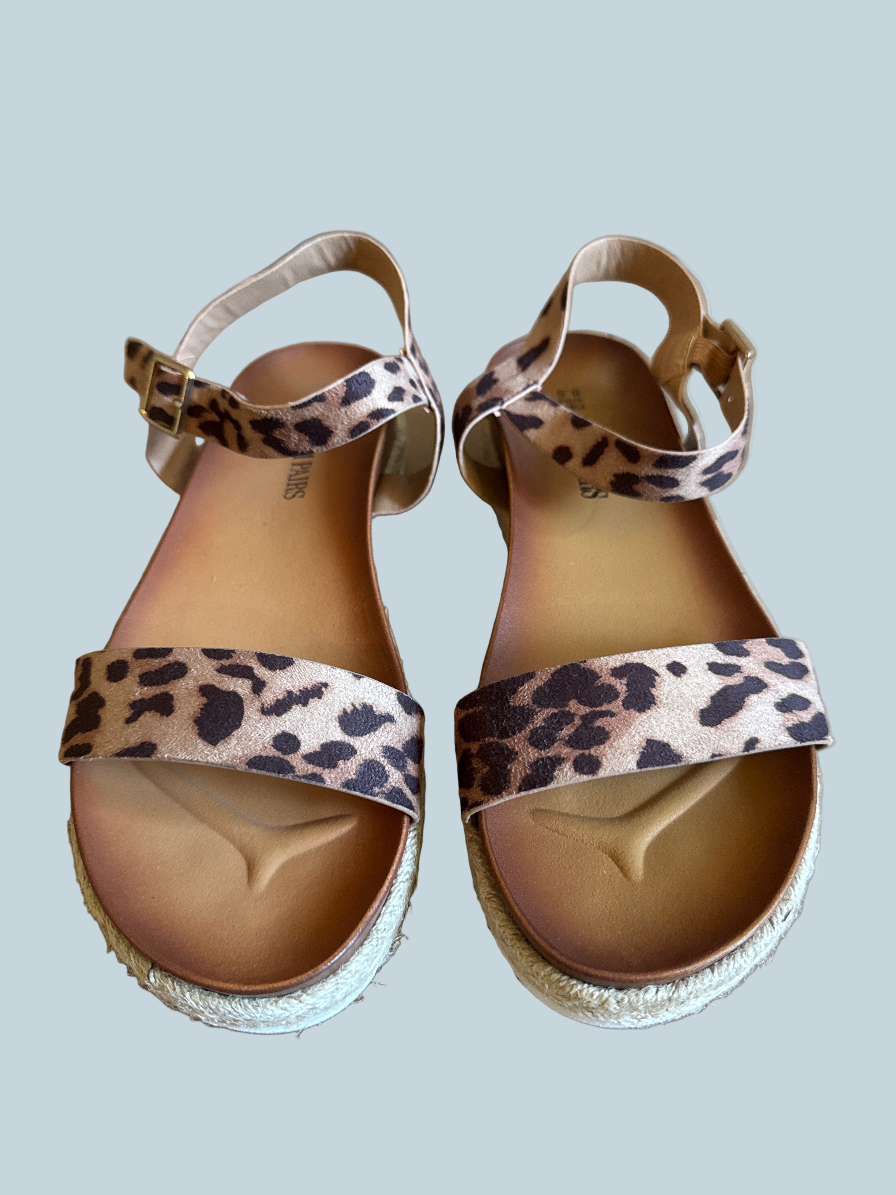 Dreams Pair Women Flat Sandals. Like New. Size 8.5