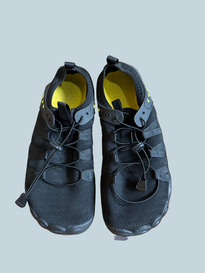 Men Women Athletic Water Shoe. Like New. Size 44