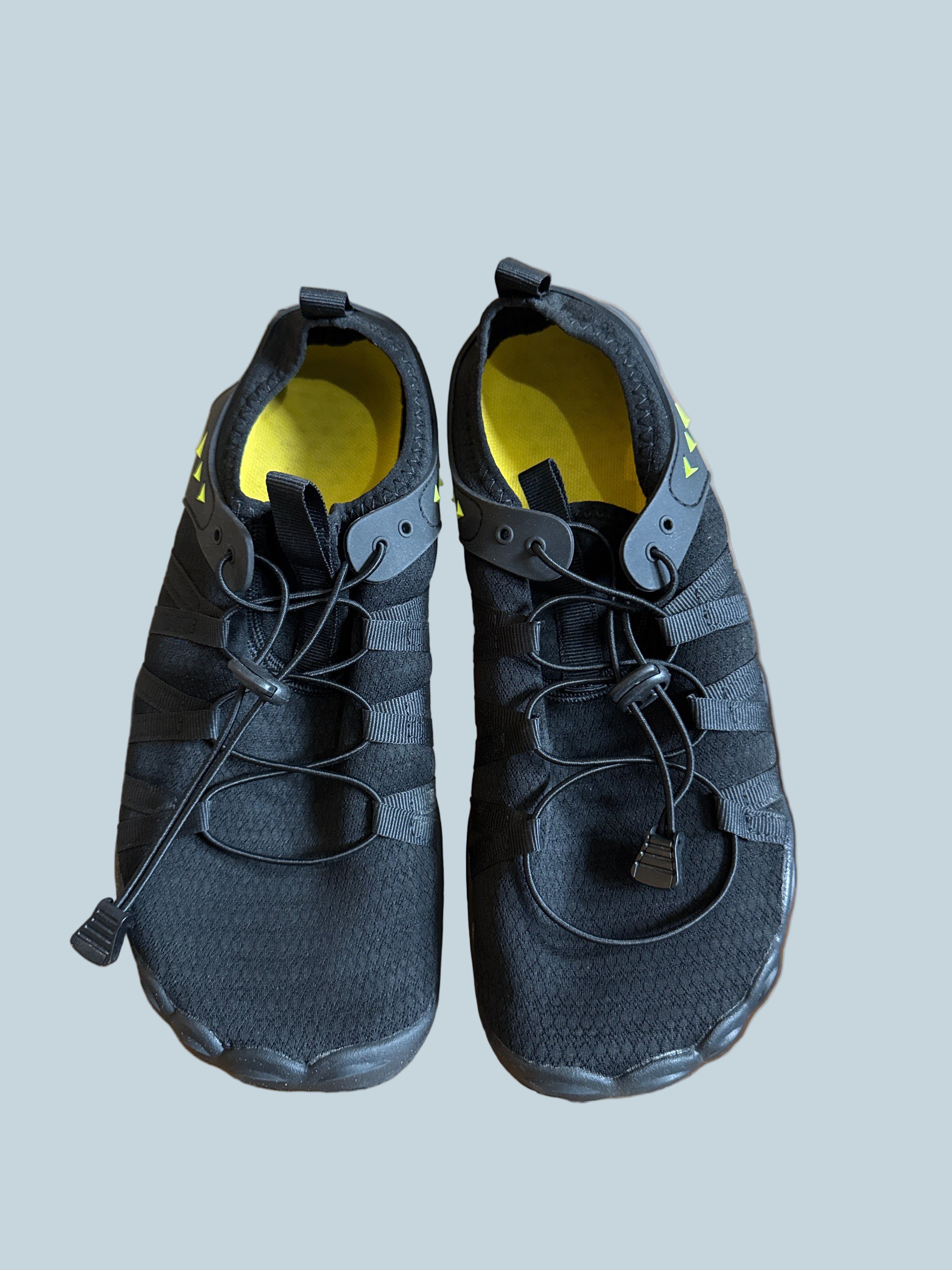 Men Women Athletic Water Shoe. Like New. Size 44