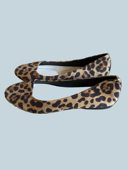 Women Ballet Flat Shoe. Like New. Size 40