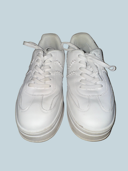Men Women Casual Shoe Sneakers. Second hand. Size 8