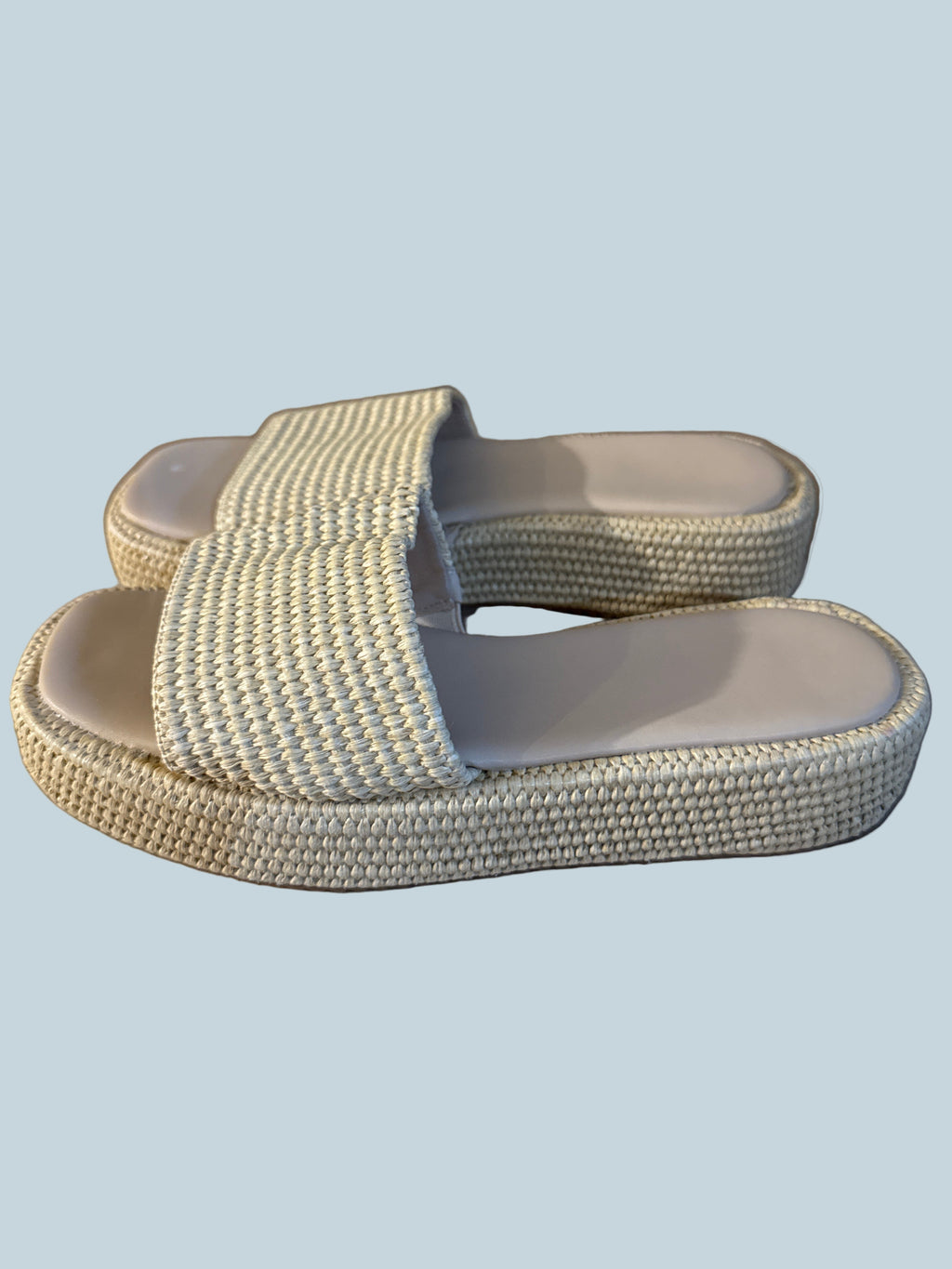 Women Platform Slide Shoe Sandals. Like New. Size 8