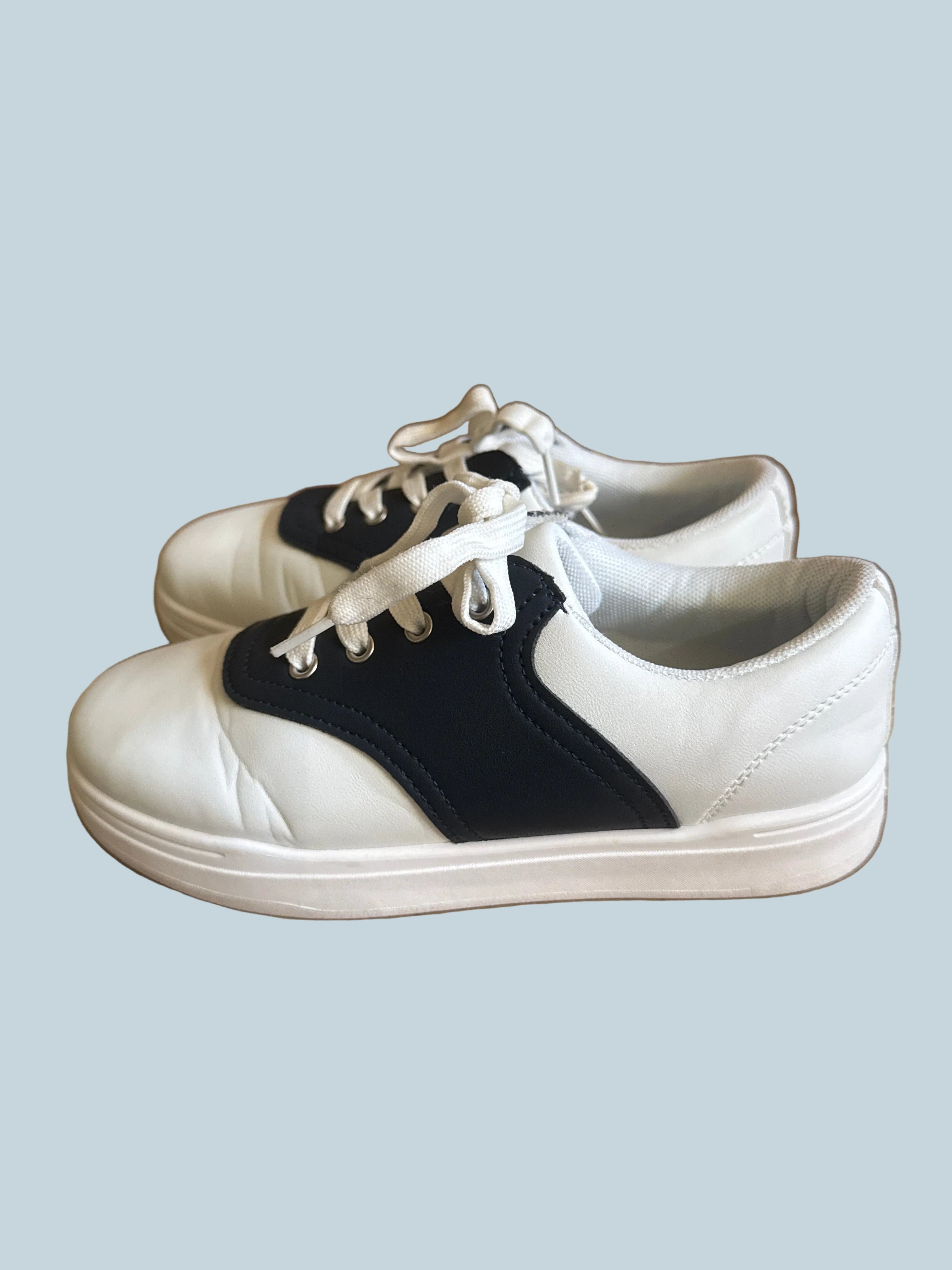 French Toast Boys Girls Canvas Secondhand. Little Kids. Size 3