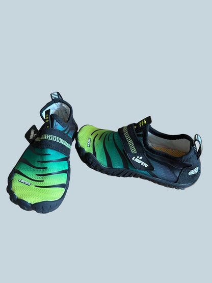 Ubfen Kids Boys Athletic water Shoe. Second hand . Toddler size 28
