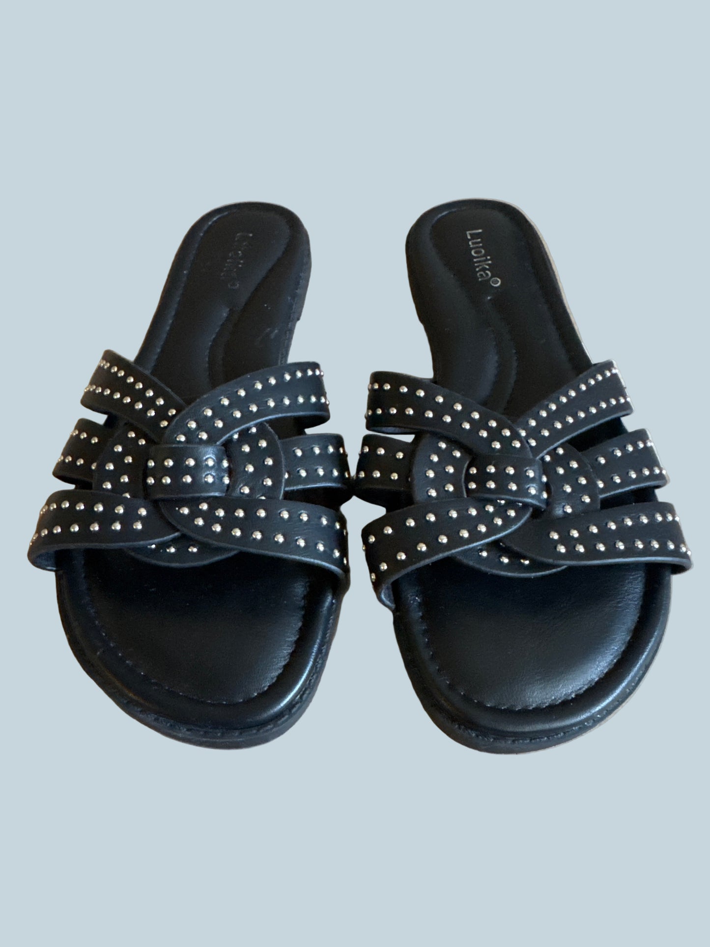 Louika Woman Wide Slide Shoe Sandals. Secondhand. Size 9