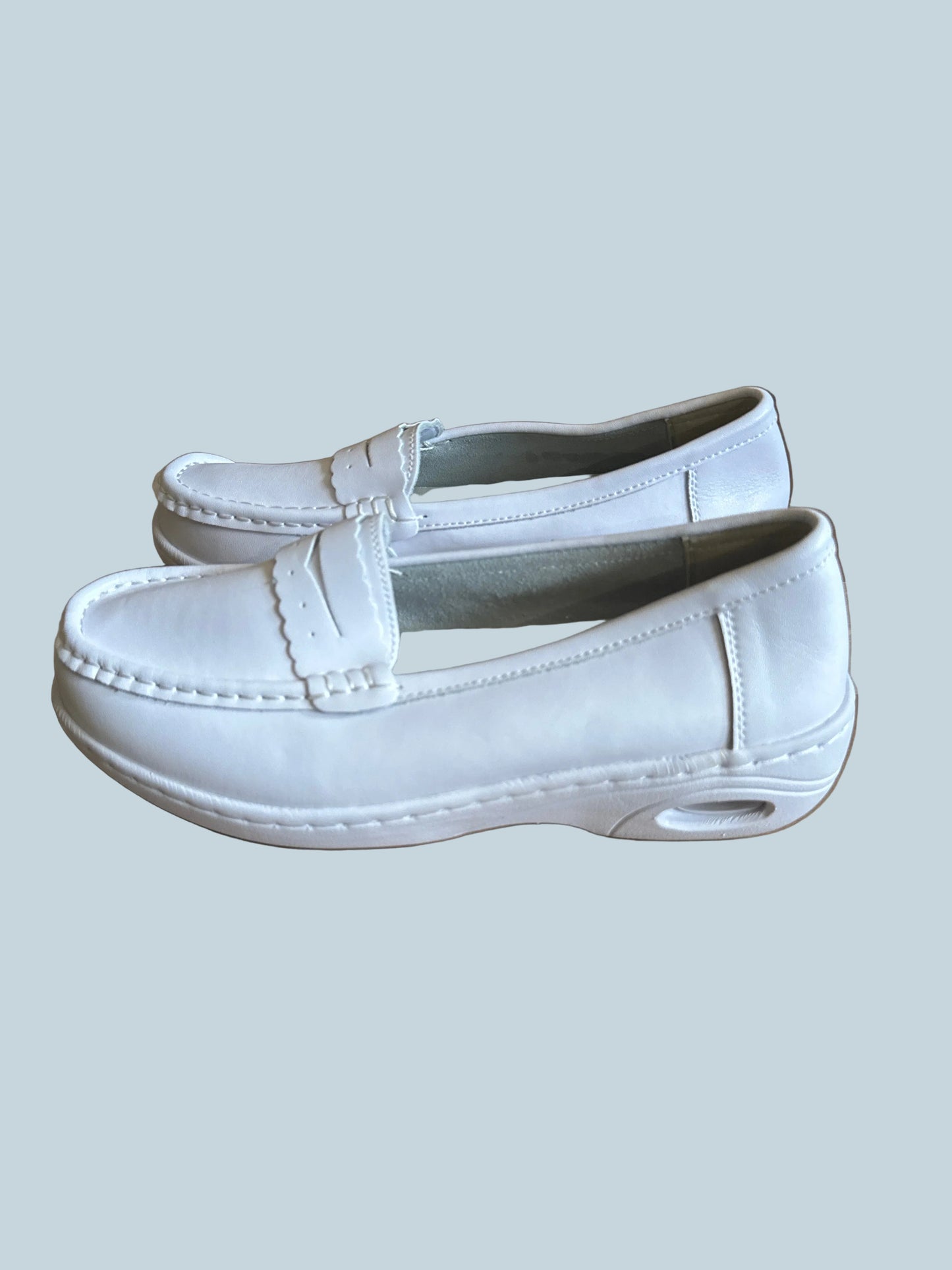 Women Slip-on Shoe Flat. LikeNew. Size 41