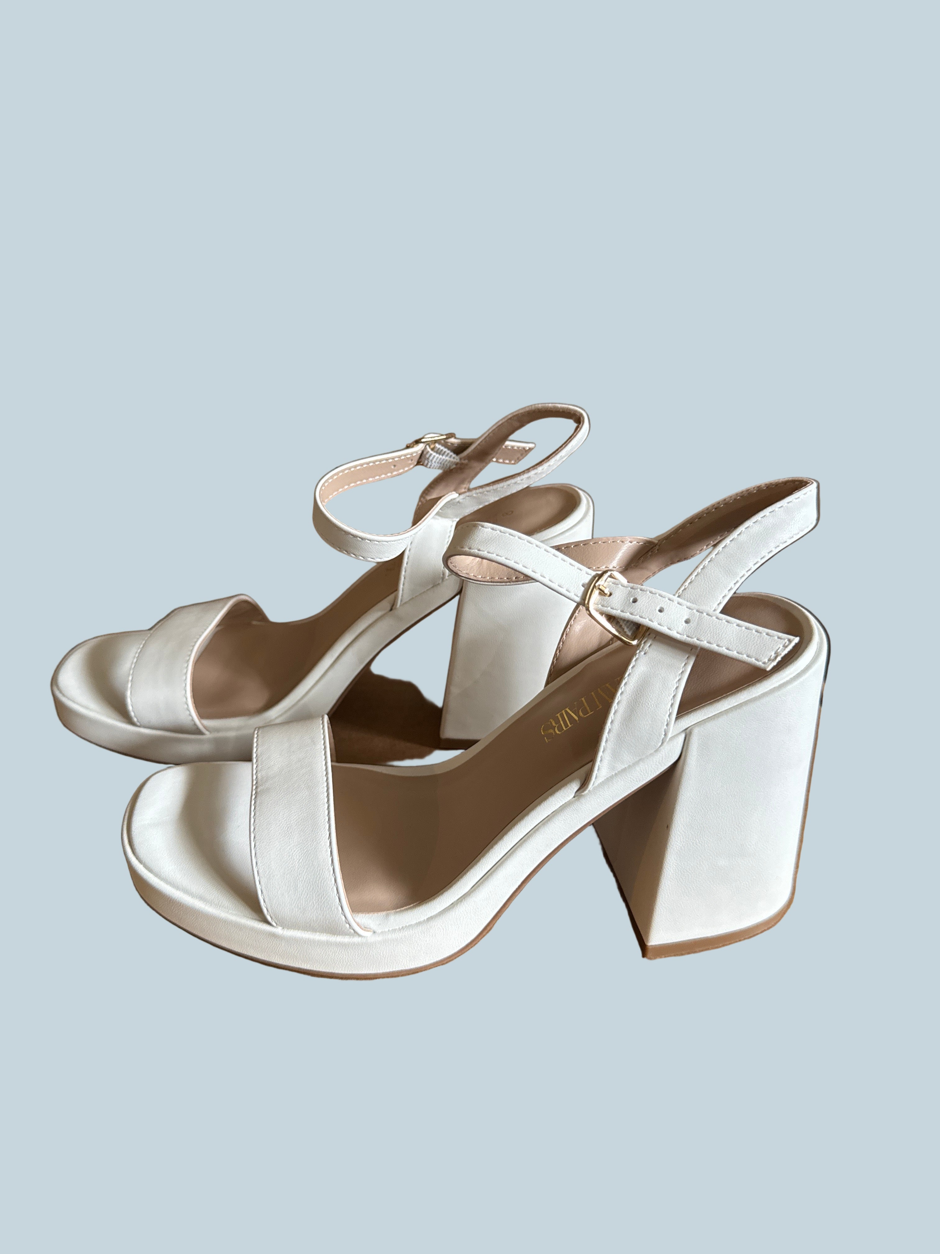 Dream Pairs Women Heeled Shoe Sandals. Like New. Size 8