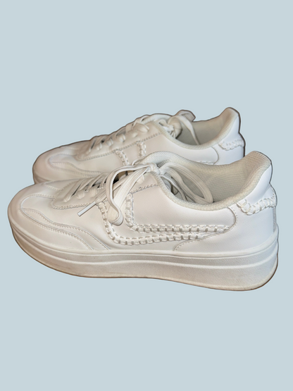 Men Women Casual Shoe Sneakers. Second hand. Size 8
