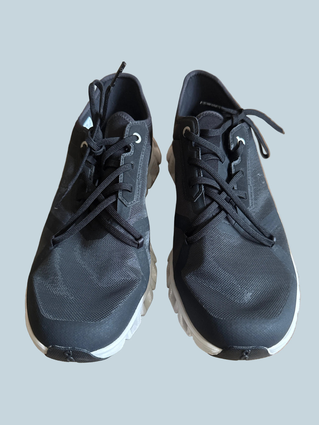 QC. Men Women Walking/ Running Shoe. Size 9.5