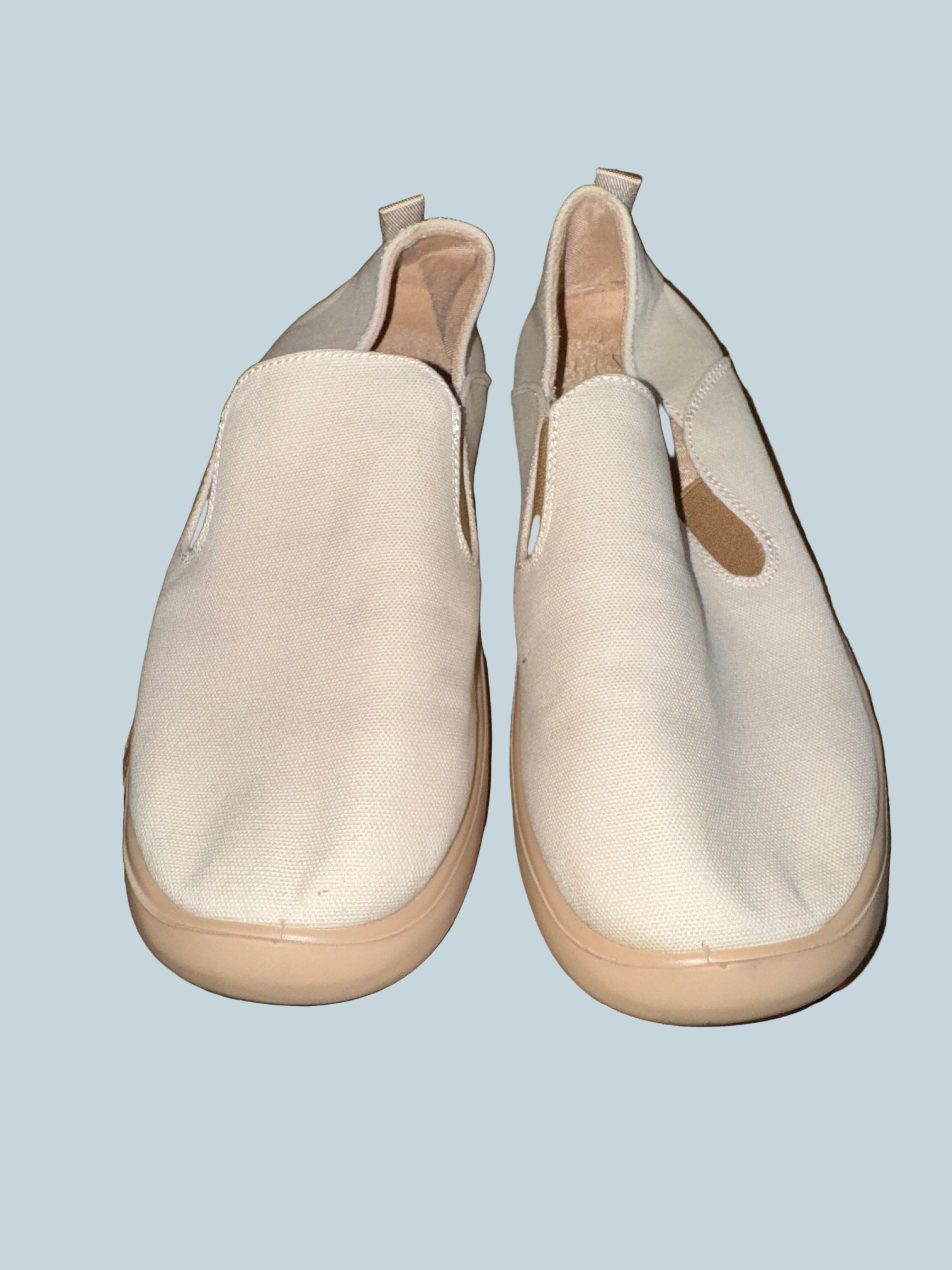 Men Slip-on Canvas Shoe. Secondhand hand. Size 41