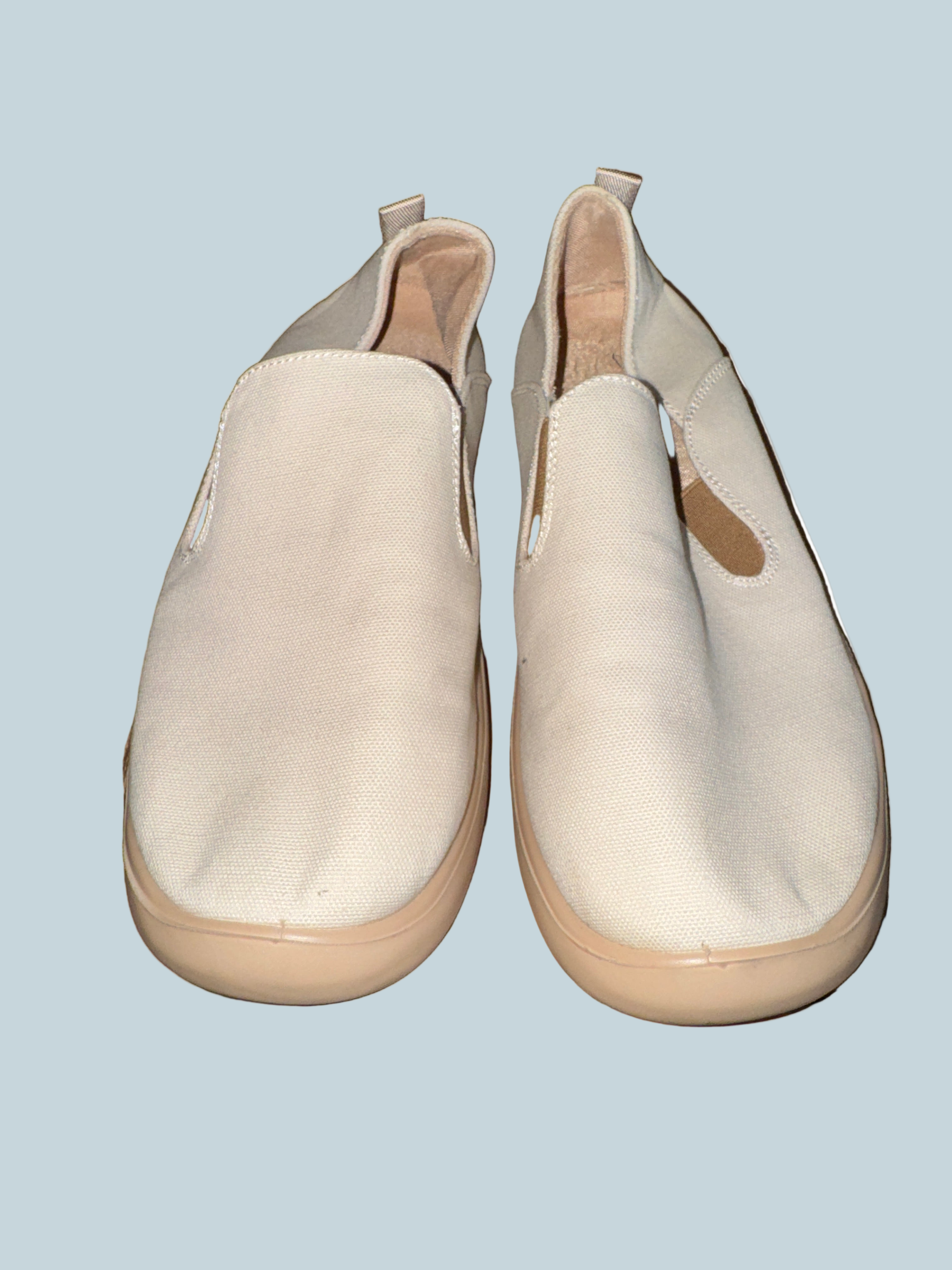 Men Slip-on Canvas Shoe. Secondhand hand. Size 41