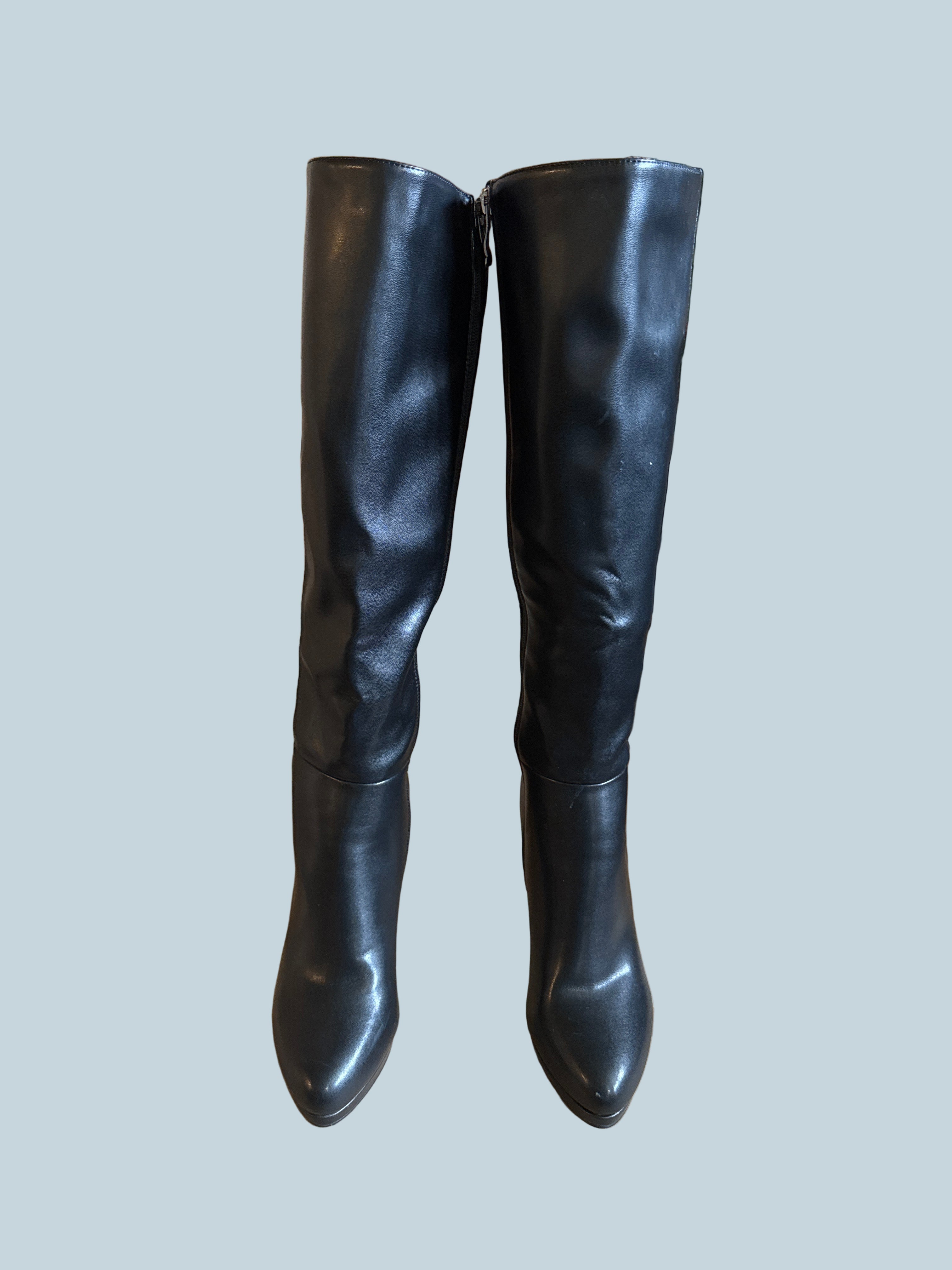 Women Knee-high boot. Secondhand. Size 6