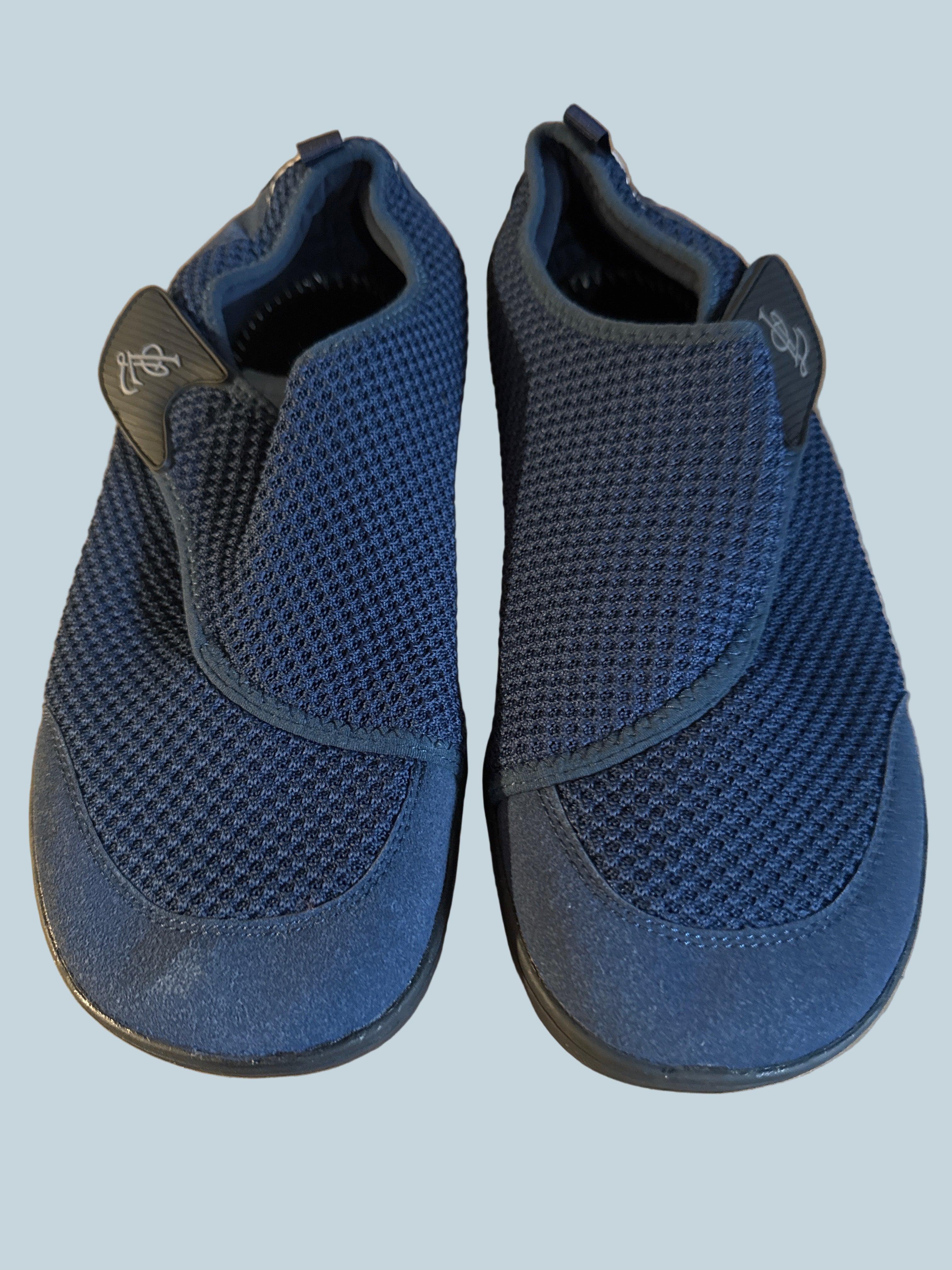 Men Barefoot Athletic Walking Shoe. Like New. Size 48