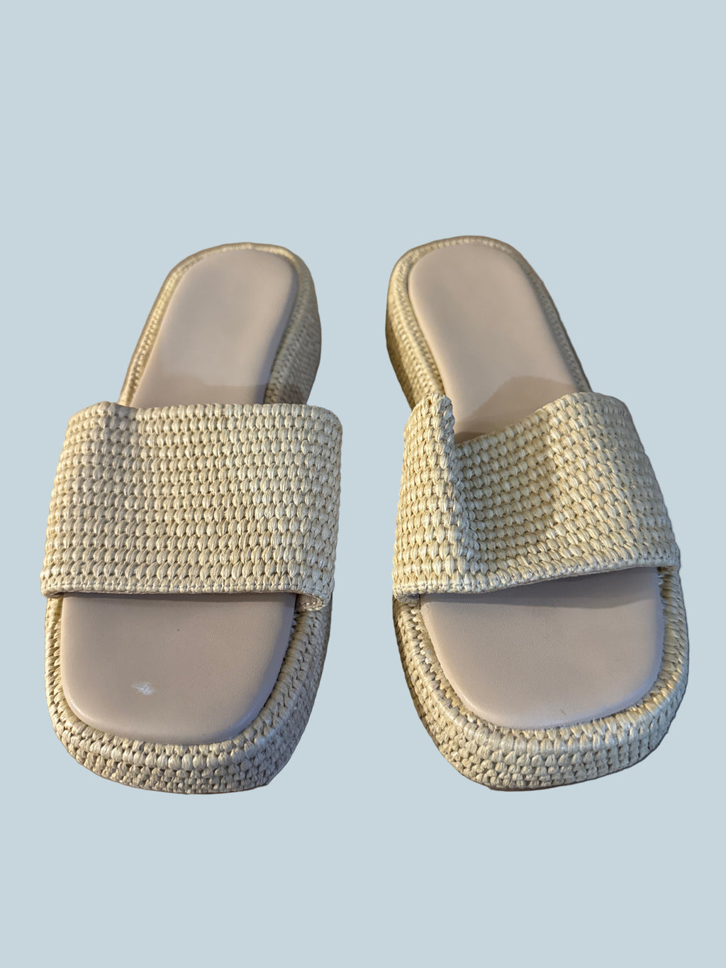 Women Platform Slide Shoe Sandals. Like New. Size 8