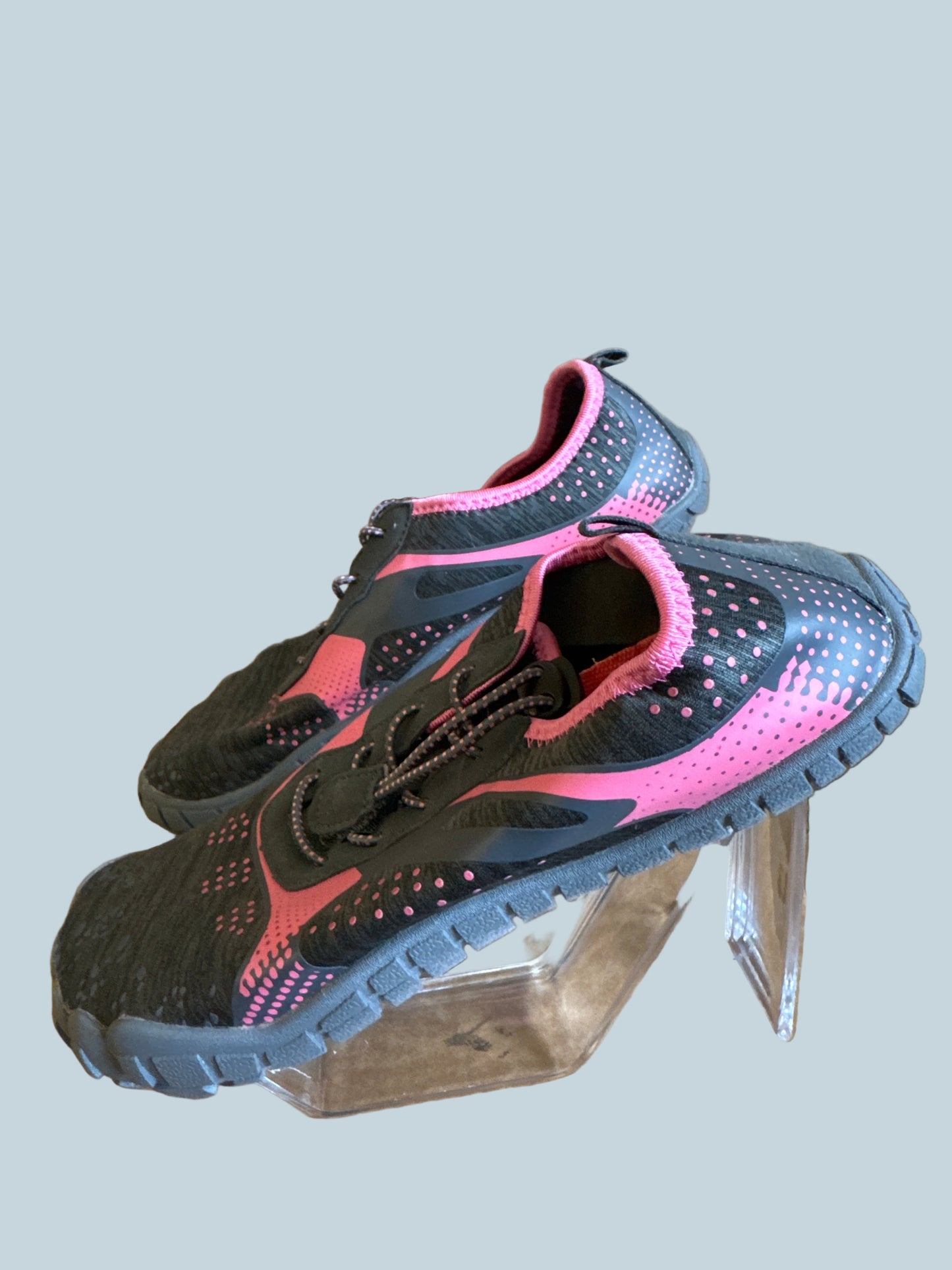 Nortiv8 Women Athletic Water Shoe. Second hand. Size 8.5