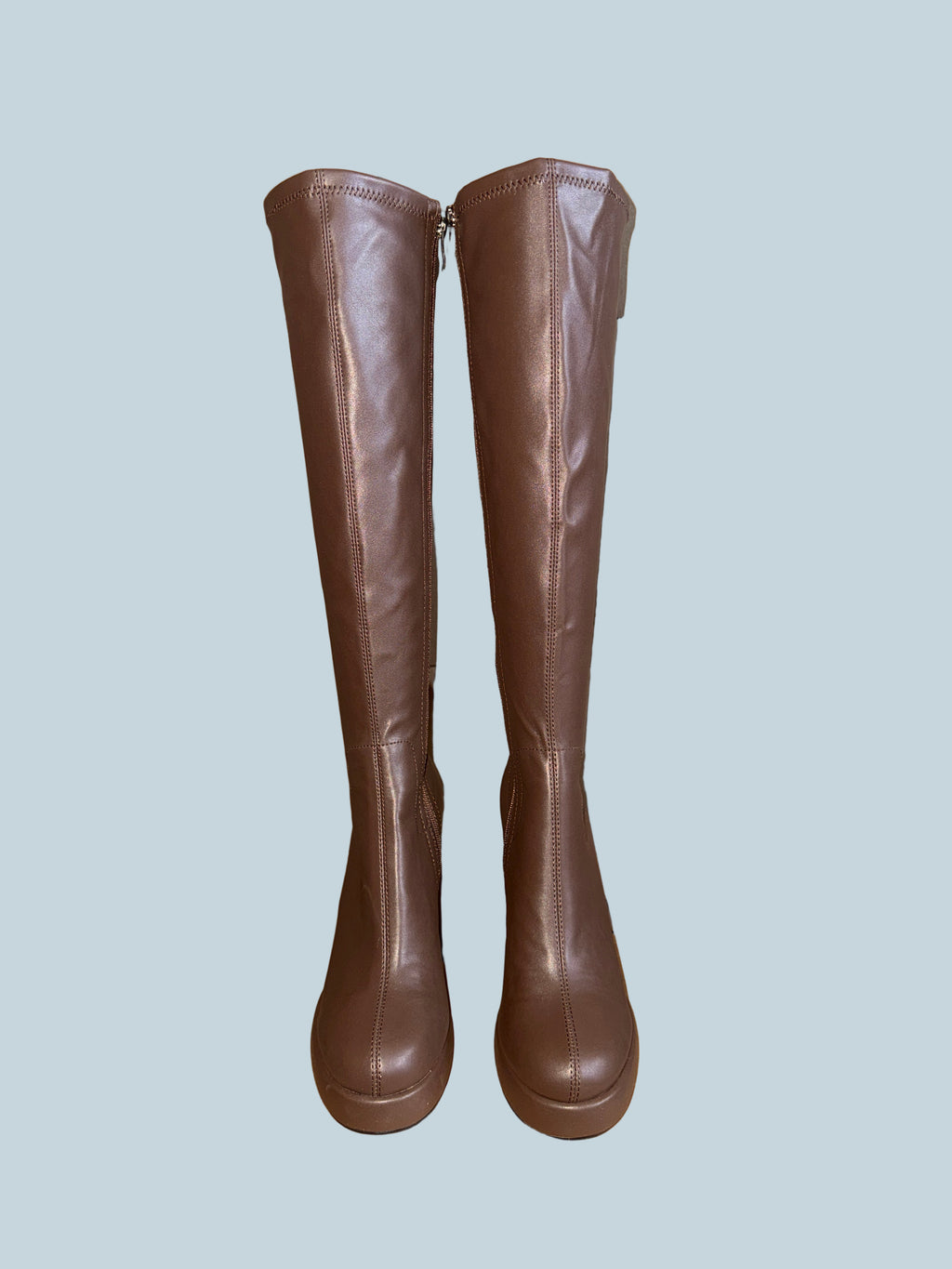 Moderate Women Knee high Boot. Like New. Size 8