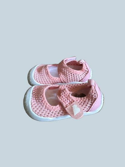 Girls Water/Walking Shoe. Secondhand. Toddler Size 6-7