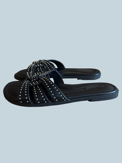 Louika Woman Wide Slide Shoe Sandals. Secondhand. Size 9