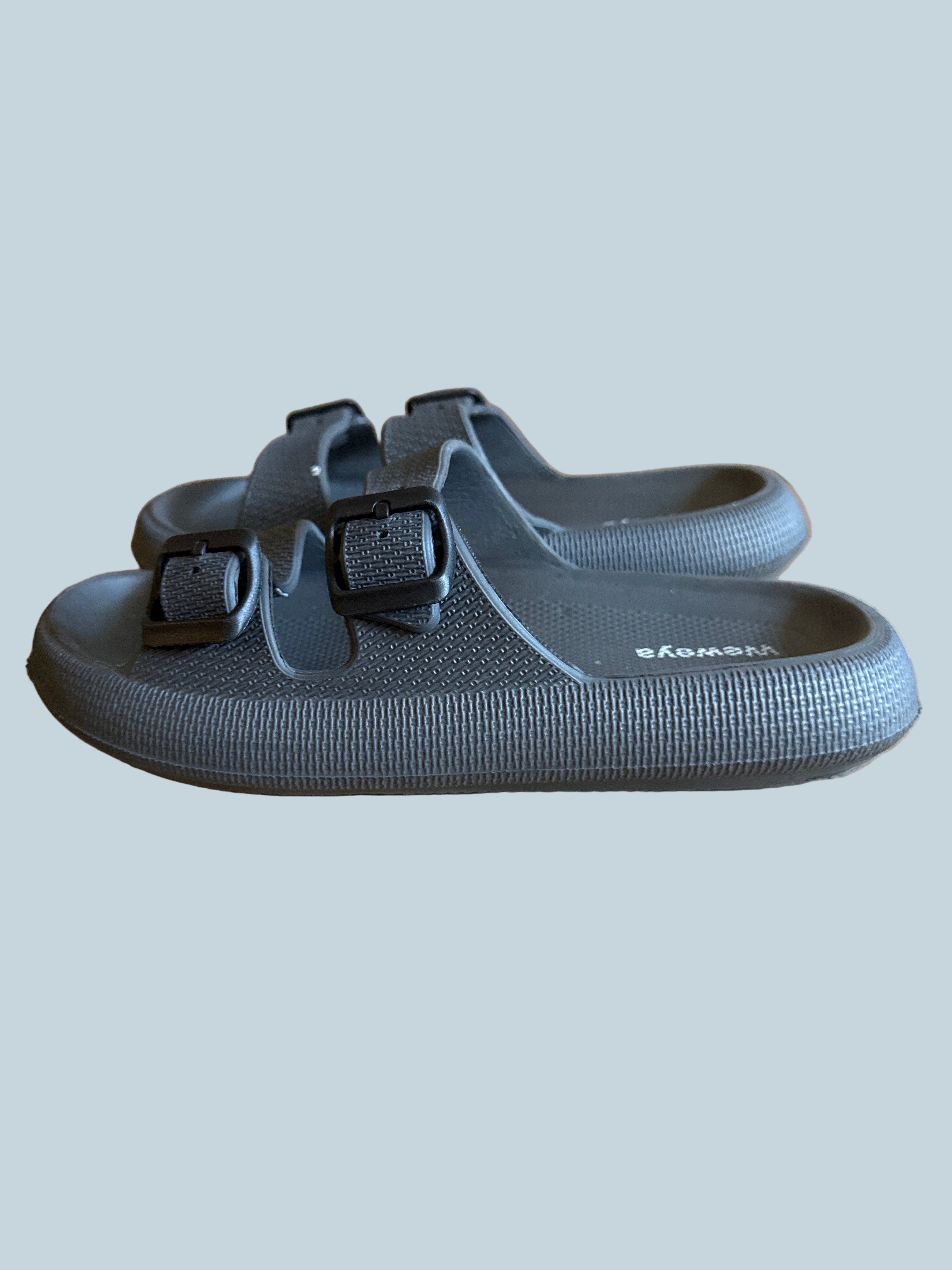 Weweya Men Slide Shoe Sandals. Secondhand. Size 42-43