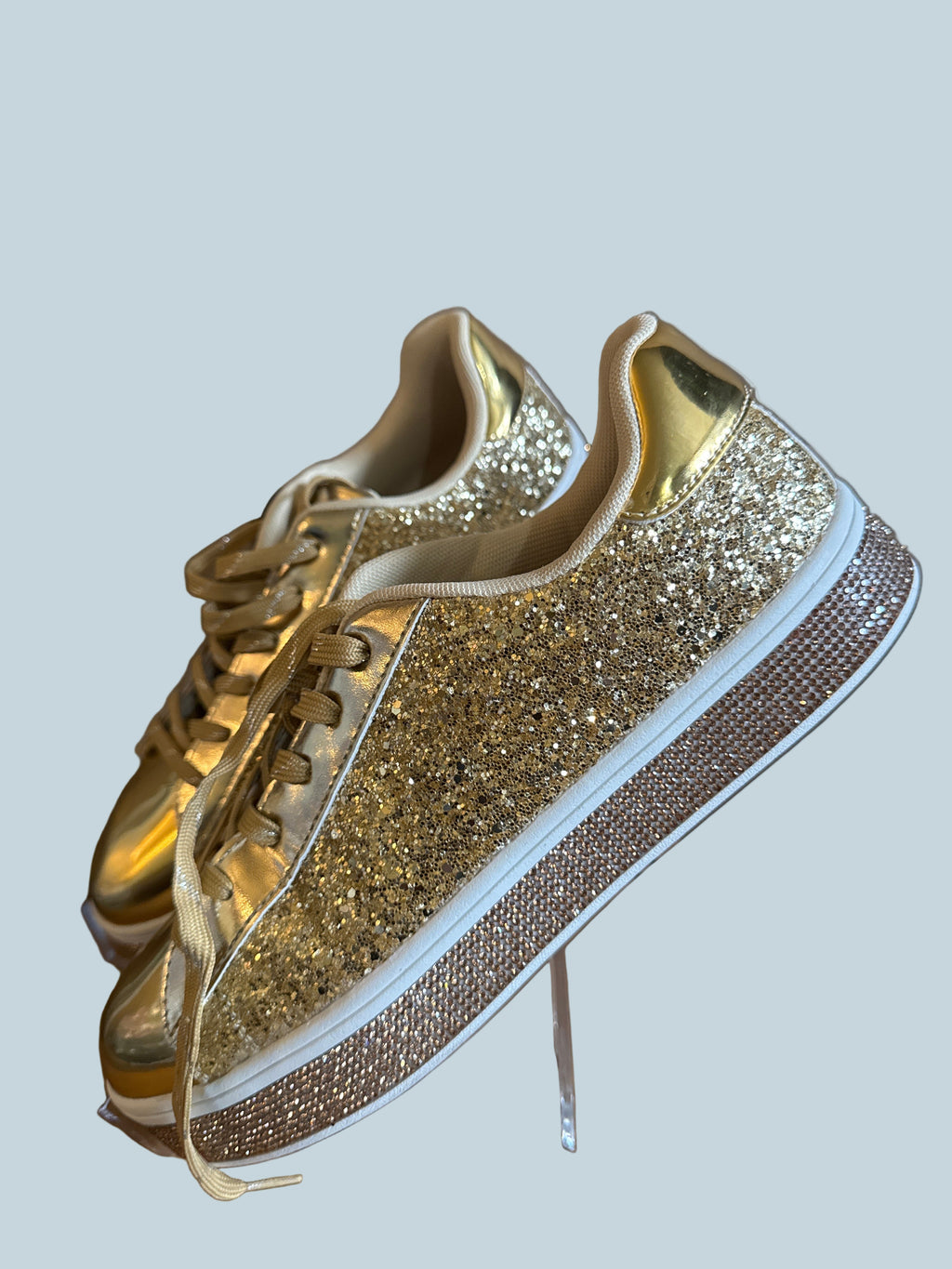 Uubaris Women Glitter Casual/Ocassion/Costume Shoe Canvas. Like New. Size 11