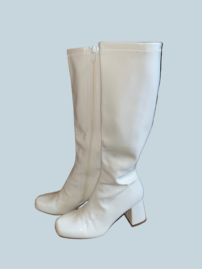 Dream Pairs Women Knee-high boot. Secondhand. Size 6.5