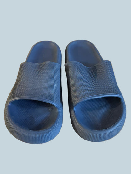 Men Women Slide Shoe Slippers. SecondHand. Size 42