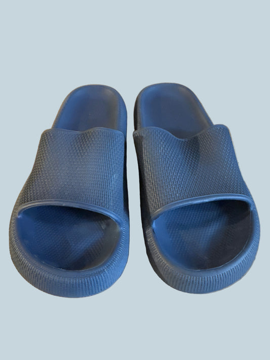 Men Women Slide Shoe Slippers. SecondHand. Size 42