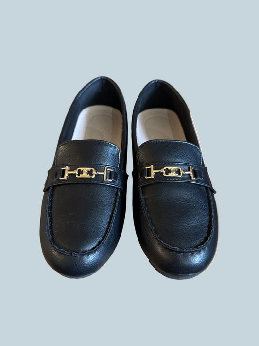 Women Loafer Slide Flat Shoe. Like New. Size 8