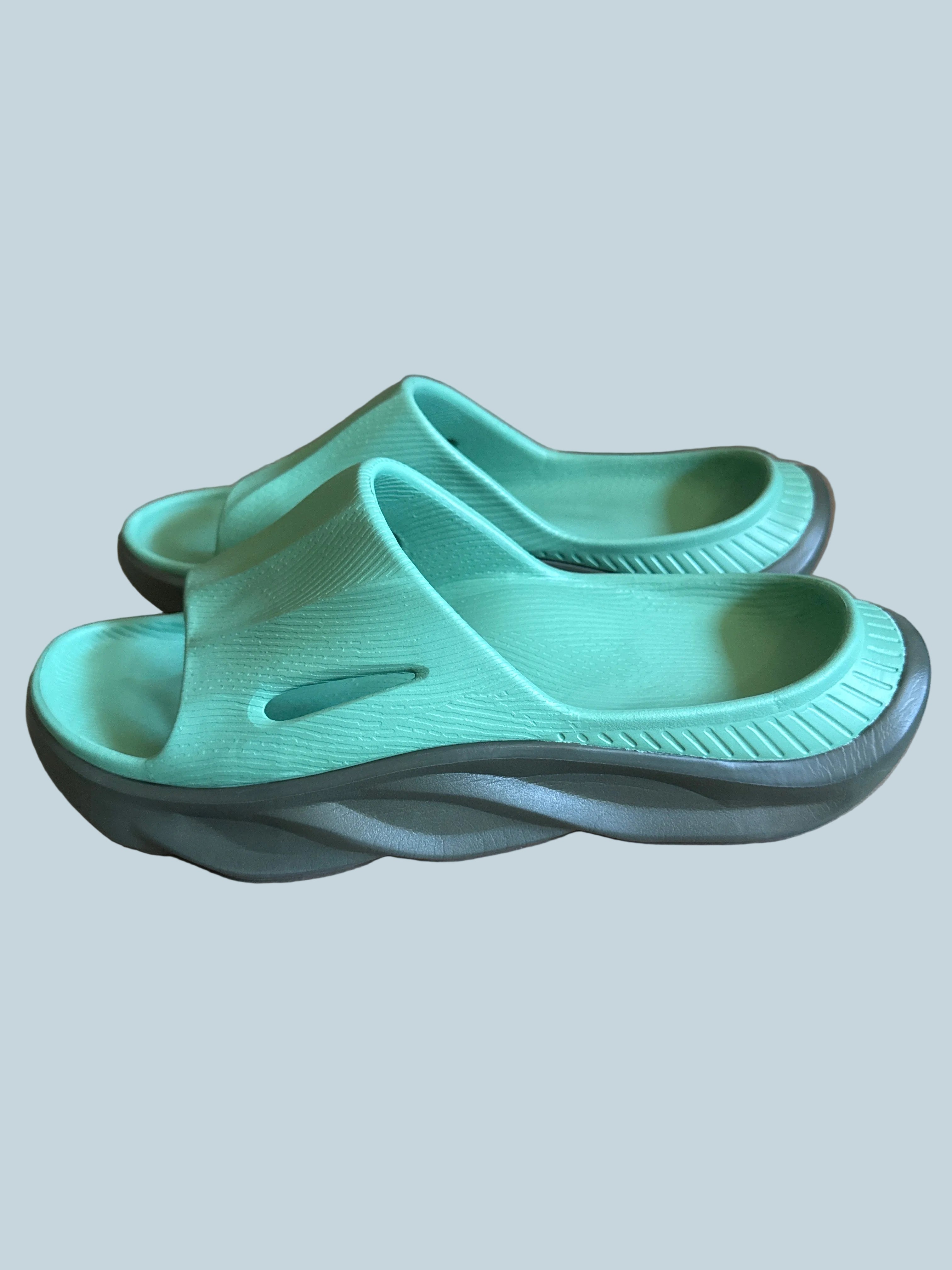 Men Chunky Sole Slide Shoe Slippers.  New. Size 12