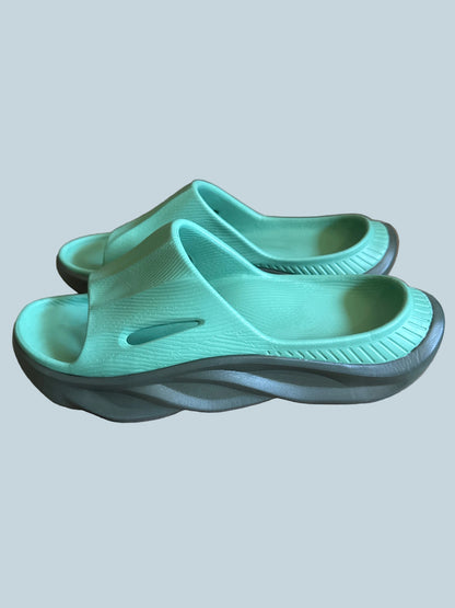 Men Chunky Sole Slide Shoe Slippers.  New. Size 12