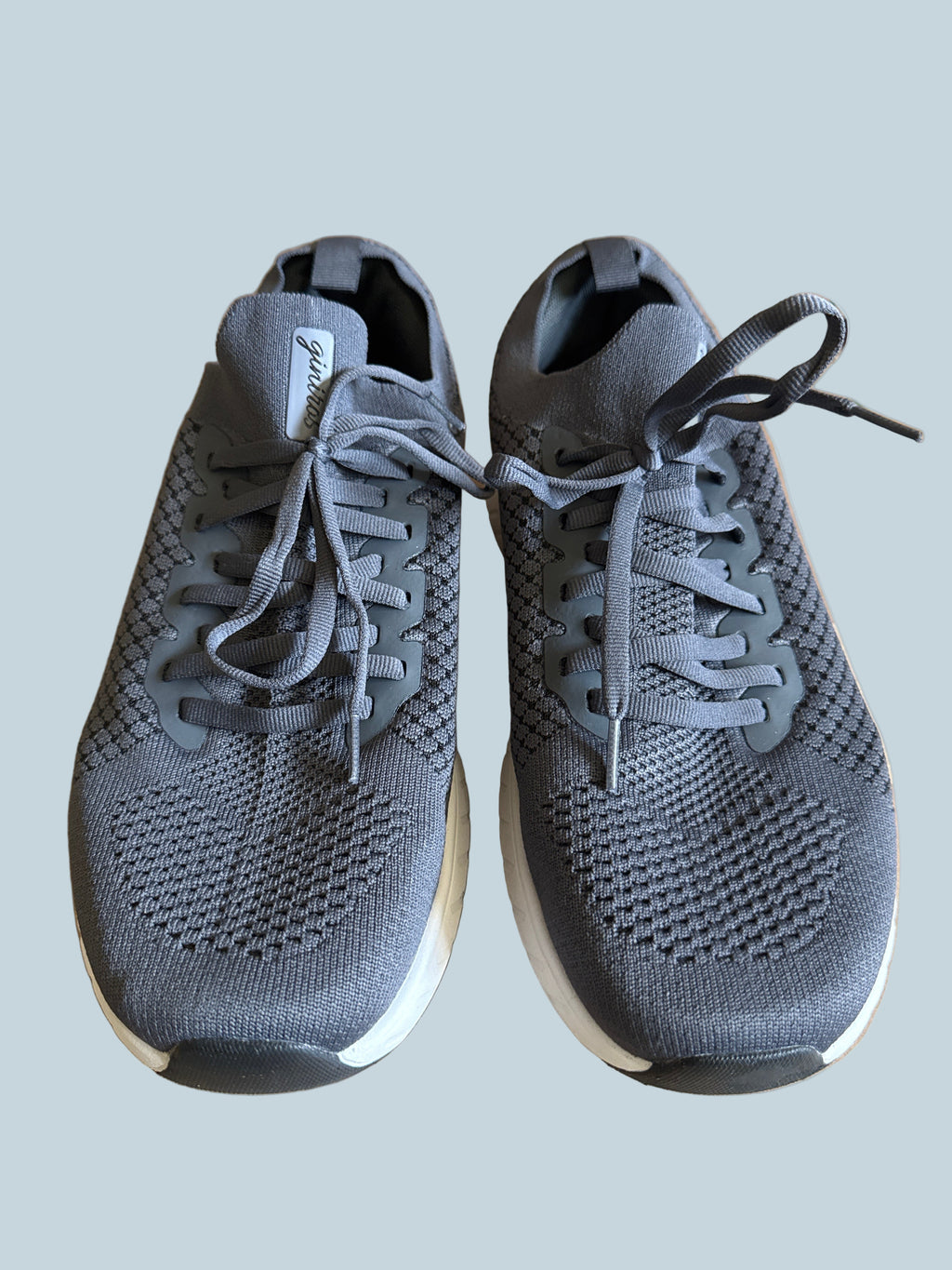 Giniros Men Women Walking/ Running Shoe. Like New. Size 44