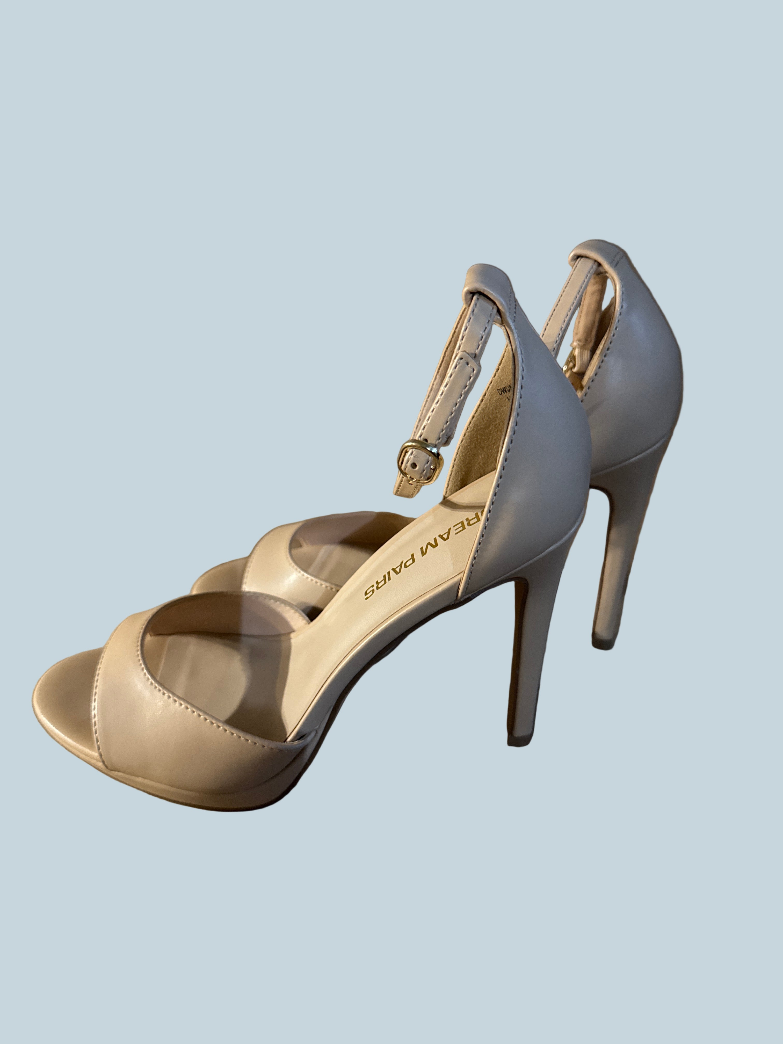 Dream Pairs Women High Heeled Shoe Sandals. Like New. Size 8