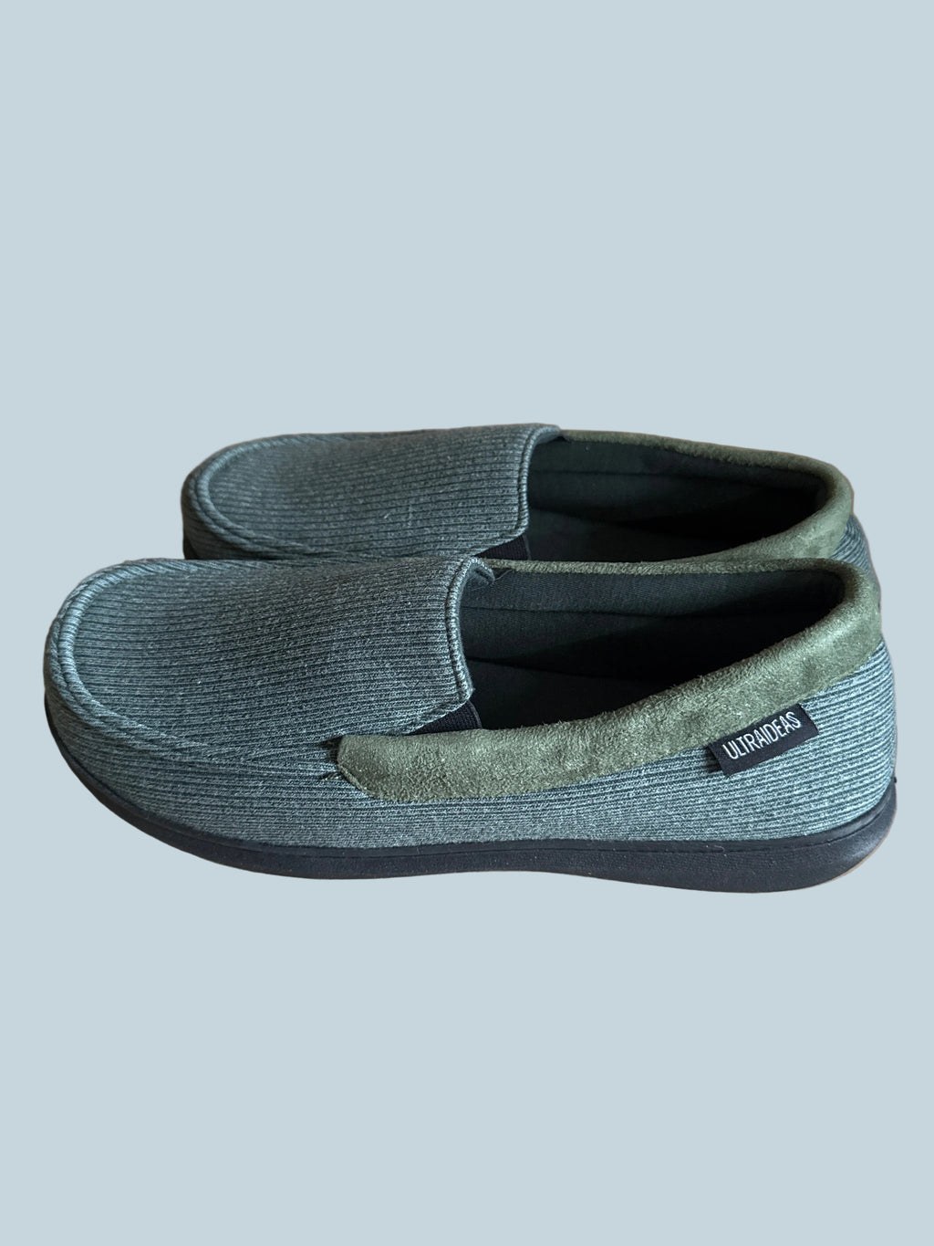 Men Slip-on Shoe. Like New. Size 11