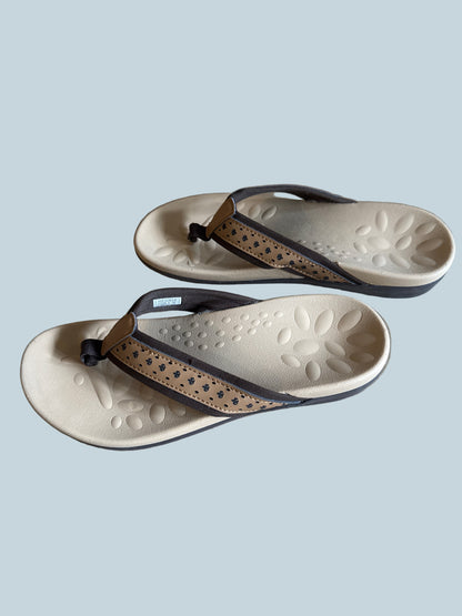 Men Slide Shoe Sandals. Like New. Size 38