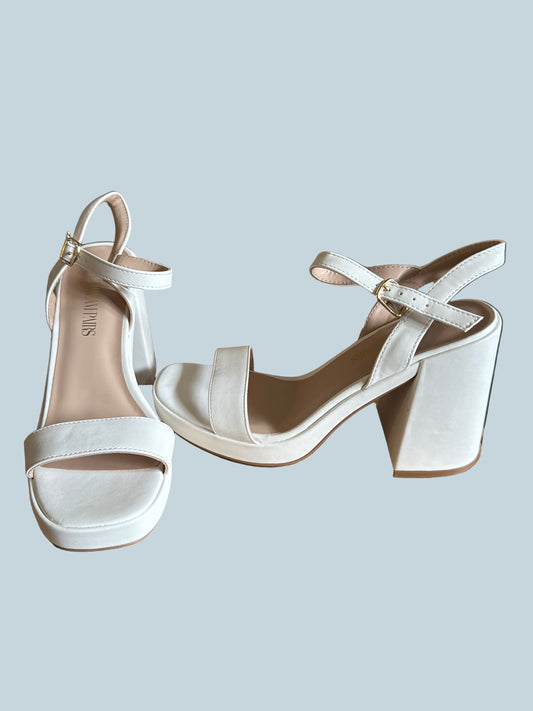 Dream Pairs Women Heeled Shoe Sandals. Like New. Size 8